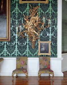 Chaises latérales et girandole, de la suite de la galerie, fabriquées par James Pascall