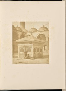 [Fontaine dans la cour de la mosquée Sülemaniye]. - James Robertson