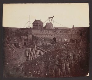 « Restes de la tour Malakoff ». [Guerre de Crimée. Ruines du fort Malakoff avec emplacement d