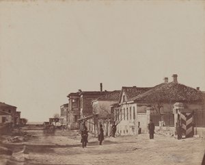 Vue de la rue avec des soldats - James Robertson