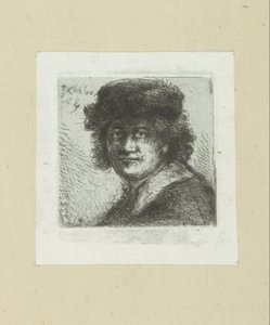 Homme avec chapeau et col plat