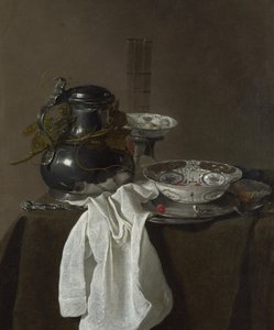 Nature morte avec un flacon en étain et deux bols Ming