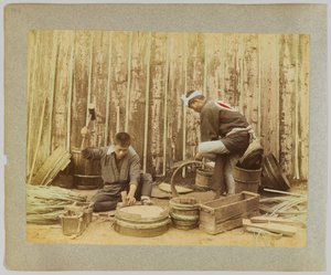 Fabrication de tonneaux, Japon - Japanese Photographer
