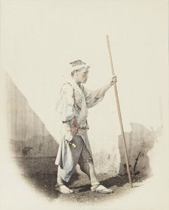 Homme japonais avec cloche - Japanese Photographer