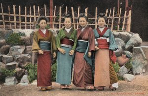 Filles de la maison de thé, Japon - Japanese Photographer