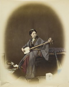 Femme jouant du shamisen - Japanese Photographer