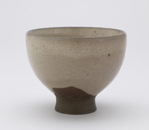 Bol à thé Inkyuzan en forme de Goki, avec chiffre imprimé, c.1804-25