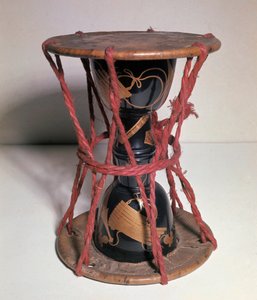 Otsuzumi : tambour japonais en forme de sablier - Japanese School