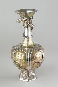 Vase shibayama en argent, doré et émaillé, fin 19e siècle - Japanese School