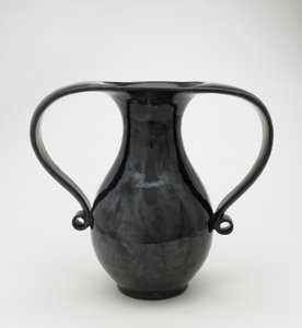 Vase en forme de mimikuchi, Seto, Kyoto-fu ou préfecture d