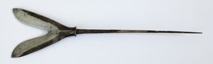 Yanone (pointe de flèche) de type Karimata (fourche 