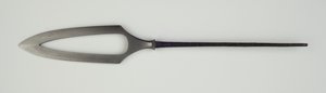 Yanone (pointe de flèche) de type plat (hirane) avec motif ajouré