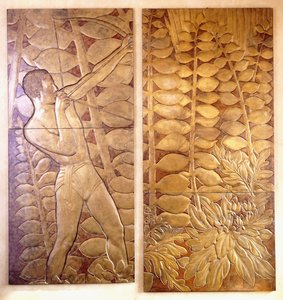 Quatre panneaux en bois laqué et doré de 