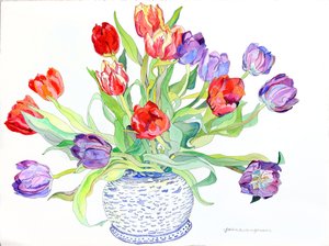 Tulipes dans un bol avec un motif de poisson et d