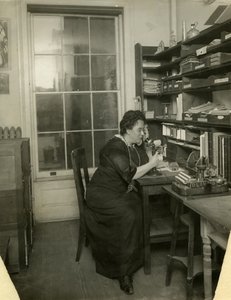 Beals dans son studio, c.1912-18 - Jessie Tarbox Beals