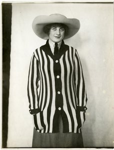 Pull blazer et chapeau en feutre, Forsythe, vers 1905-18 - Jessie Tarbox Beals
