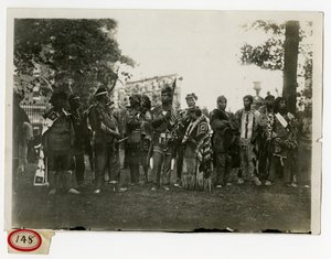Fête sur la pelouse de Columbia, Indiens Iroquois - Jessie Tarbox Beals