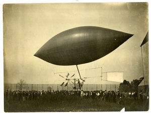 Dirigeable "Meteor" - Jessie Tarbox Beals