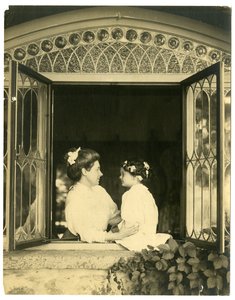 Mme Ernest Thompson Seton et sa fille Ann - Jessie Tarbox Beals