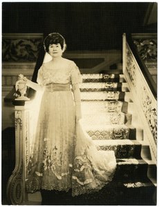 Mme Frank G Logan de Chicago, mécène des arts - Jessie Tarbox Beals