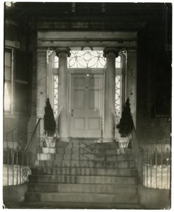 Porte du Club de la ville des femmes, Boston, USA, c.1902-10 - Jessie Tarbox Beals