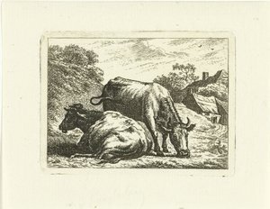 Deux vaches le long de la route près de la ferme
