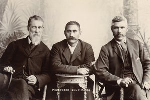 William Australia Graham, le roi Mahuta Tawhaio et Tahuna Heirangi, juin 1898