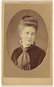 [Femme non identifiée, imprimée en style quasi-ovale]. - John James Abbott