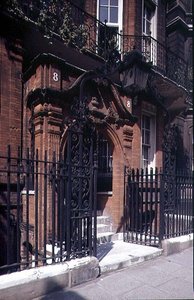8 Palace Gate, construit 1873-75 - John James Stevenson