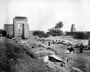 Avenue des Sphinx, Karnak, Égypte, 1893 - John L. Stoddard
