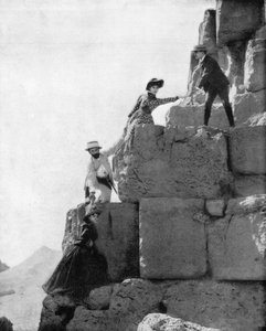 Escalade de la Grande Pyramide, Égypte, fin du 19e siècle - John L. Stoddard