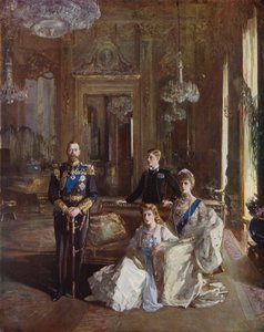 Le roi George V, la reine Mary, le prince de Galles et la princesse Mary dans le salon blanc, Buckingham Palace, Londres, 1913