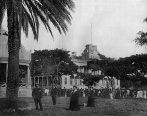 Le Palais Royal à Honolulu aux Îles Sandwich photo par John Lawson Stoddard (1850-1931) Voyageur et Conférencier Publication éducative pour -Chicago - John Lawson Stoddard