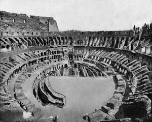 le Colisée à Rome (ouvert en 80 après J.-C.) (photo n/b)