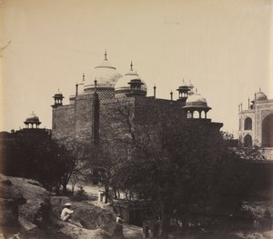 Taj Mahal, vue arrière de la maison de repos, avec figure, vers 1858-1862 - John Murray