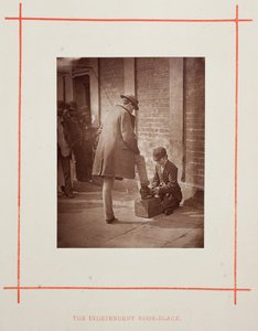 Le cireur de chaussures indépendant, 1877 - John Thomson