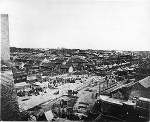 Vue de la rue centrale du quartier chinois de Pékin, c.1870 - John Thomson