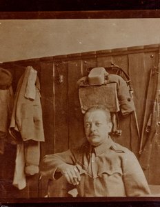 Album "Meine weltkriegs - Erinnerungen Front Sud-Ouest (Carinthie, Italie, Tyrol du Sud) 31/03/1915-12/11/1918 - Josef Zohles Wien": portrait de soldat - Josef Zohles