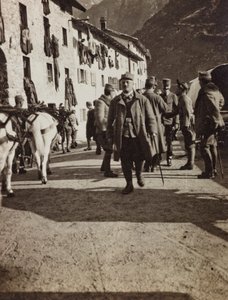 Album "Meine weltkriegs - Erinnerungen Front Sud-Ouest (Carinthie, Italie, Tyrol du Sud) 31/03/1915-12/11/1918 - Josef Zohles Wien": soldats à Chiusaforte - Josef Zohles