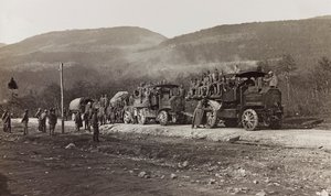 Album "Meine weltkriegs - Erinnerungen Front Sud-Ouest (Carinthie, Italie, Tyrol du Sud) 31/03/1915-12/11/1918 - Josef Zohles Wien": véhicules militaires à Hermag - Josef Zohles