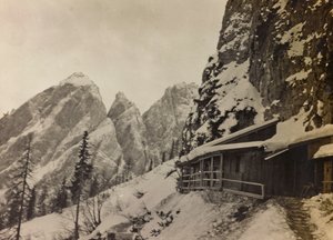 Album "Meine weltkriegs - Erinnerungen South-West Front (Carinthie, Italie, Tyrol du Sud) 31/03/1915-12/11/1918 - Josef Zohles Wien" : caserne militaire dans les Alpes - Josef Zohles
