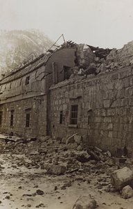 Album "Meine weltkriegs - Erinnerungen South-West Front (Carinthie, Italie, Tyrol du Sud) 31/03/1915-12/11/1918 - Josef Zohles Wien": décombres d