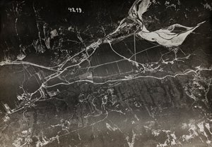 Album "Meine weltkriegs - Erinnerungen South-West Front (Carinthia, Italie, South Tyrol) 31/03/1915-12/11/1918 - Josef Zohles Wien": vue aérienne de la ville italienne - Josef Zohles