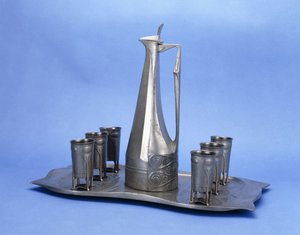 Un ensemble de huit pièces de liqueur en étain Edelzinn - Joseph Maria Olbrich