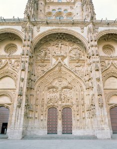 Puerta del Nacimiento - Juan and Rodrigo Gil de Hontanon