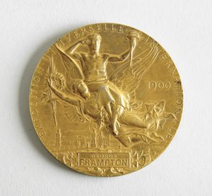 Exposition Universelle Internationale, Paris (Médaille décernée à George Frampton)