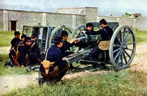 Soldats français avec un mortier en action pendant la bataille de la Marne à l