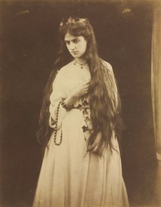 Mnémosyne (Marie Spartali, 1844-1927) - Julia Margaret Cameron