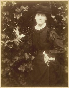 Mme Herbert Duckworth Elle marche dans la beauté - Julia Margaret Cameron
