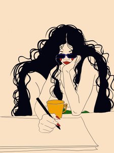 Femme pensive en train d